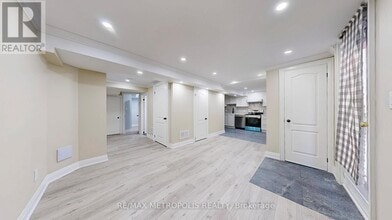 134 Mandrake St in Ajax, ON - Building Photo - Building Photo