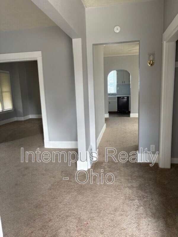 112 E 2nd St in Girard, OH - Building Photo - Building Photo