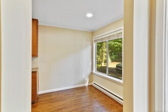 20 E Pembroke Rd in Danbury, CT - Building Photo - Building Photo