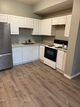 12-14-14 E Main St in Orange, MA - Foto de edificio - Building Photo