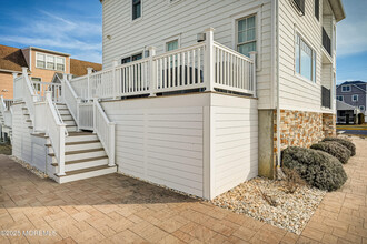 550 Whiting Ave in Manasquan, NJ - Building Photo - Building Photo