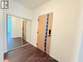 280 Dundas St W in Toronto, ON - Building Photo - Building Photo