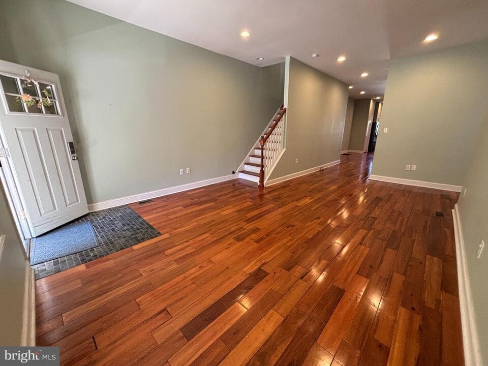 4721 Hazel Ave in Philadelphia, PA - Building Photo