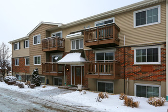 Coventry Garden in Dundee, IL - Building Photo - Building Photo