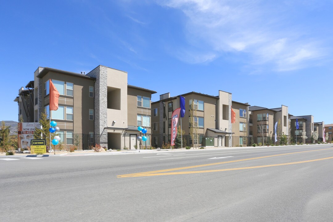 Sierra Vista Apartments in Reno, NV - Building Photo