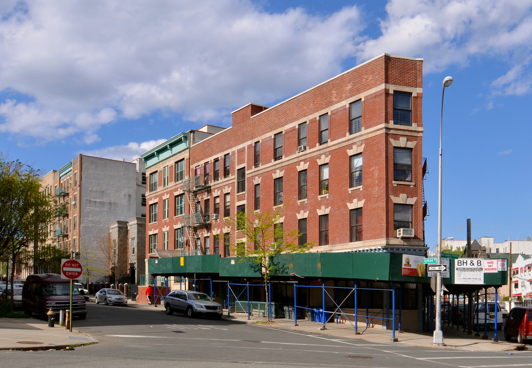 1344 Lyman Pl in Bronx, NY - Foto de edificio