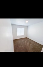 913 E Flotsam Wy in Saratoga Springs, UT - Building Photo - Building Photo