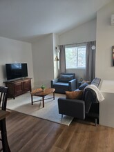 20512 Whitstone Cir in Bend, OR - Building Photo - Building Photo