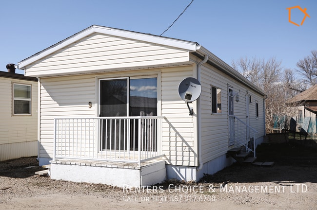 property at 5004-5004 43 Ave