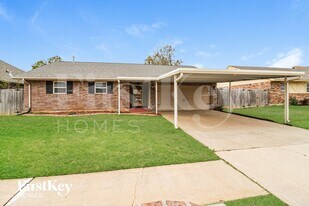 613 S Avery Dr in Moore, OK - Building Photo