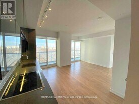 115 McMahon Dr in Toronto, ON - Building Photo