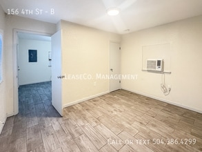 156 4th St in Bridge City, LA - Foto de edificio - Building Photo