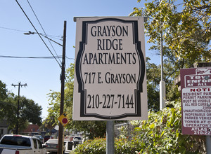 Grayson Ridge in San Antonio, TX - Building Photo - Building Photo