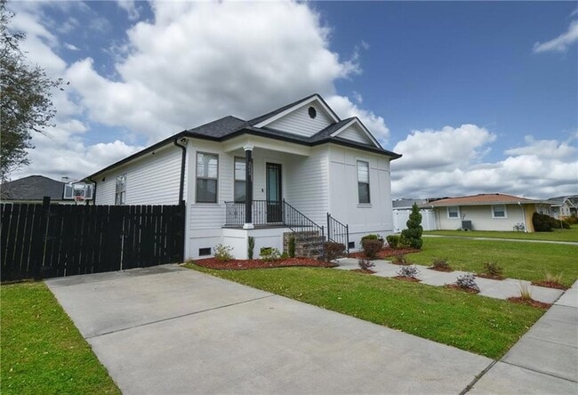 3004 Plaza Dr in Chalmette, LA - Building Photo - Building Photo