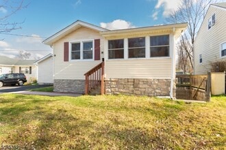 26 Manito Ave in Parsippany Troy Hills, NJ - Building Photo - Building Photo