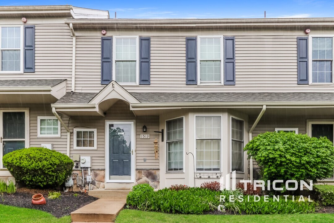 1513 Cumberland Ct in Phoenixville, PA - Building Photo