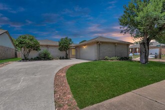 19406 Westhaven Dr in Houston, TX - Building Photo - Building Photo