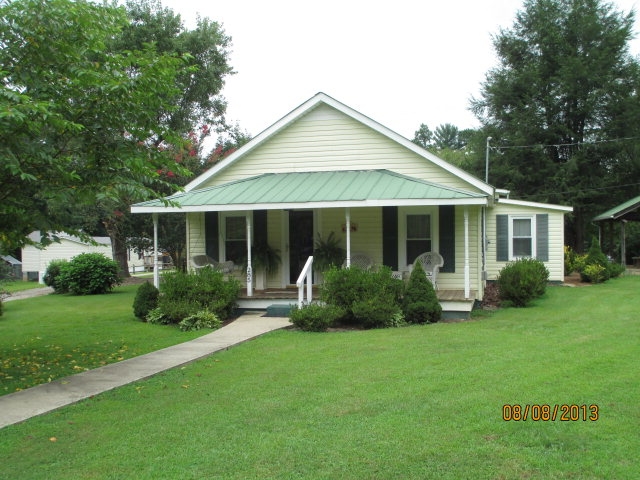 285 Sassy Tree Ln in Millers Creek, NC - Foto de edificio