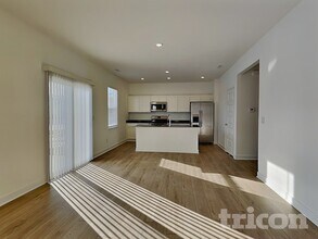 11827 Moorfield Ln in Indianapolis, IN - Building Photo - Building Photo