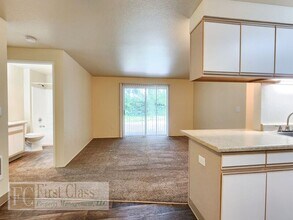 1235 NW 183rd Ave in Beaverton, OR - Building Photo - Building Photo