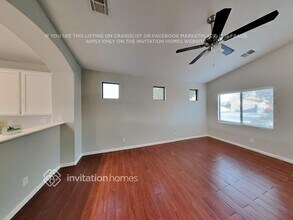 2555 W Lynne Ln in Phoenix, AZ - Building Photo - Building Photo