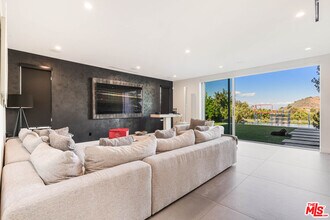 3880 Prado del Trigo in Calabasas, CA - Building Photo - Building Photo