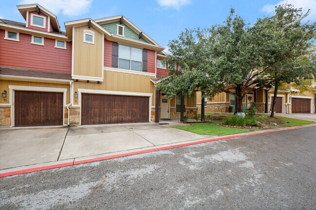 6708 Menchaca Rd in Austin, TX - Building Photo - Building Photo
