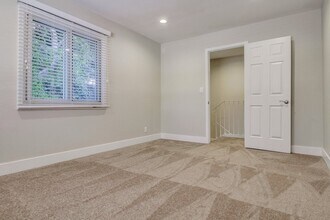 Fairway Villas Apartment Homes in Newport Beach, CA - Building Photo - Building Photo