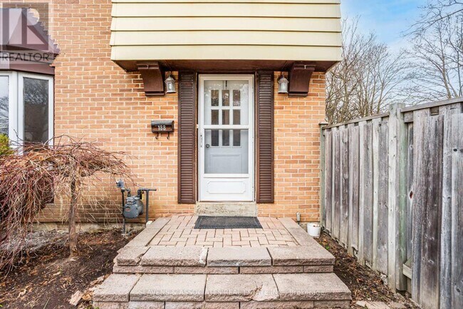 188 Springhead Gardens in Richmond Hill, ON - Building Photo - Building Photo