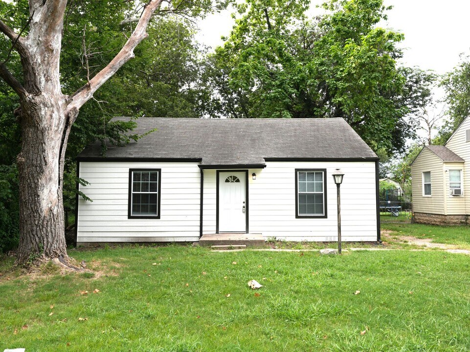 6522 E 5th St in Tulsa, OK - Building Photo