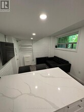 333-333 Harbord St in Toronto, ON - Building Photo - Building Photo