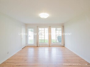 11826 NE Sacramento St in Portland, OR - Building Photo - Building Photo