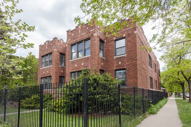 3301 N Harding Ave-Unit -2S in Chicago, IL - Building Photo - Building Photo