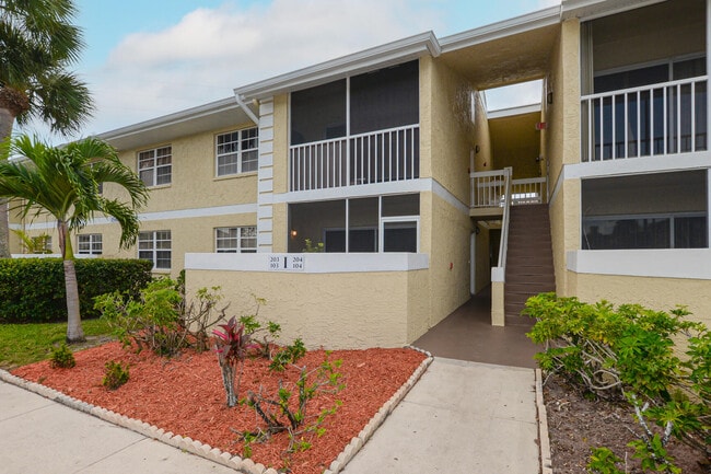 property at 1540 SE Royal Green Cir