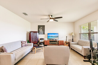 1904 SW 10th Ter in Cape Coral, FL - Building Photo - Building Photo