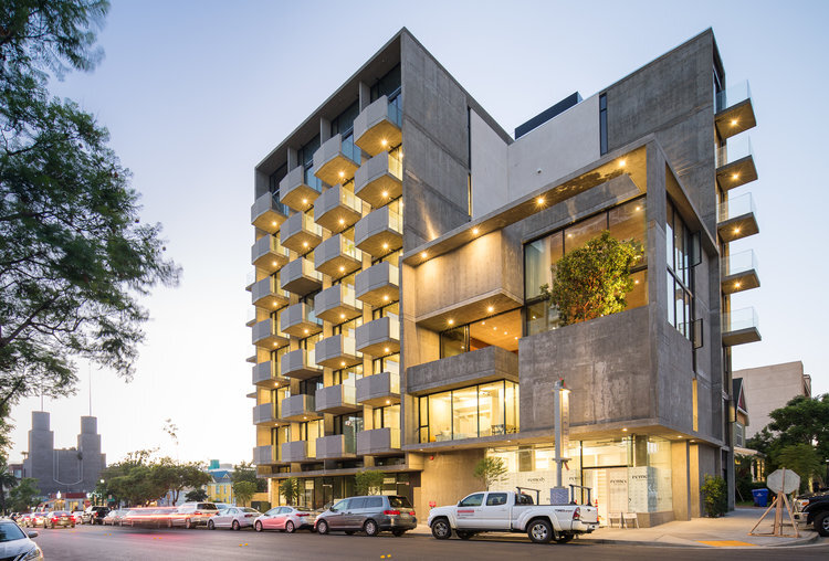 The Continental in San Diego, CA - Building Photo