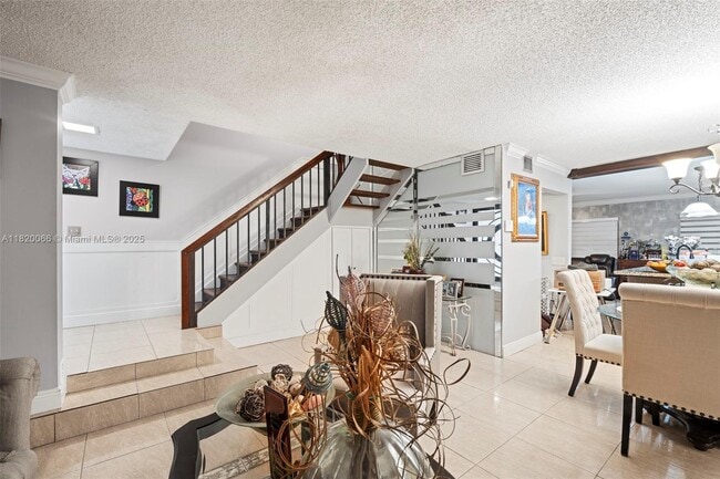 1151 N Hiatus Rd in Pembroke Pines, FL - Building Photo - Building Photo