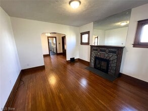 982 Dan St in Akron, OH - Building Photo - Building Photo