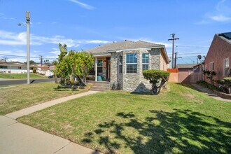 10800 Spinning Ave S in Inglewood, CA - Building Photo - Building Photo
