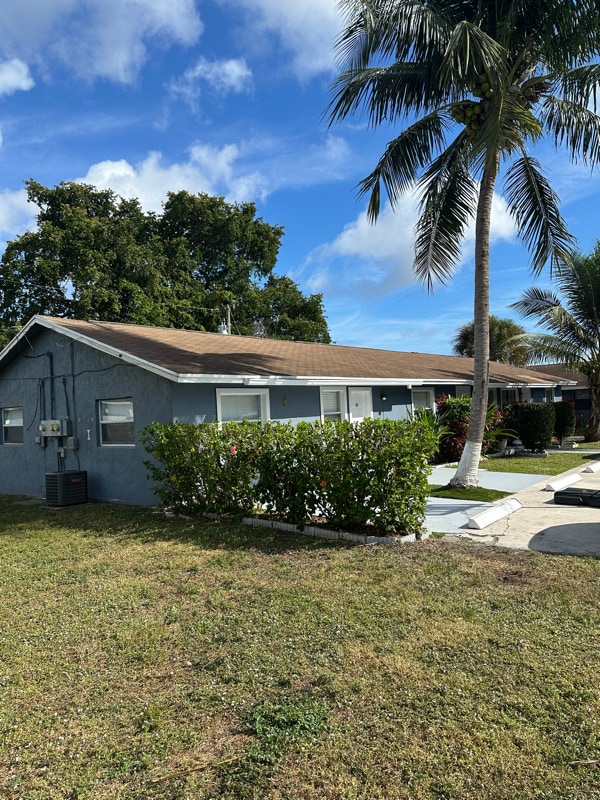 4810 Davis Rd, Unit 4818 in Lake Worth Beach, FL - Building Photo - Building Photo