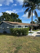 4810 Davis Rd in Lake Worth Beach, FL - Building Photo - Building Photo