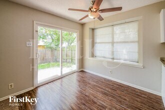 702 Dana Dr in Converse, TX - Building Photo - Building Photo