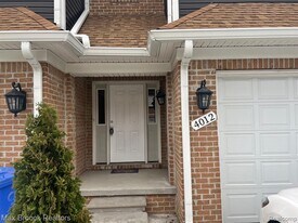 4012 Alia Dr in Warren, MI - Building Photo