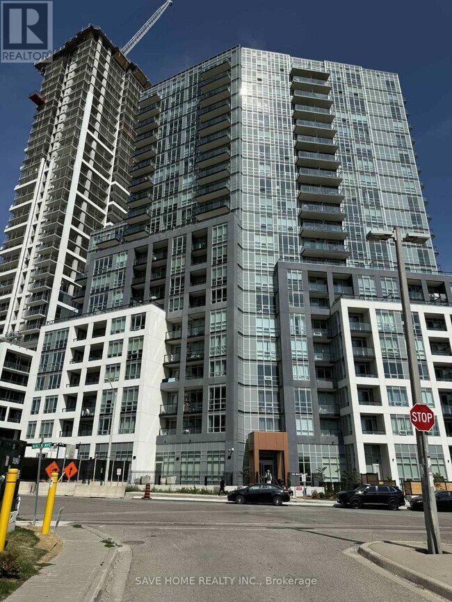 225 Malta Ave. in Brampton, ON - Building Photo - Building Photo