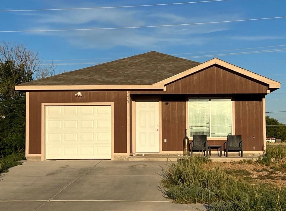 2627 Globe Ave in Lubbock, TX - Building Photo