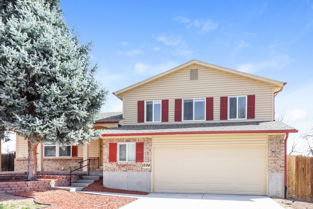 1594 S Dawson St in Aurora, CO - Foto de edificio