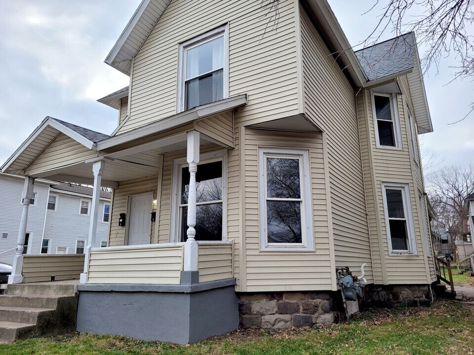 641 Coit Ave NE in Grand Rapids, MI - Building Photo