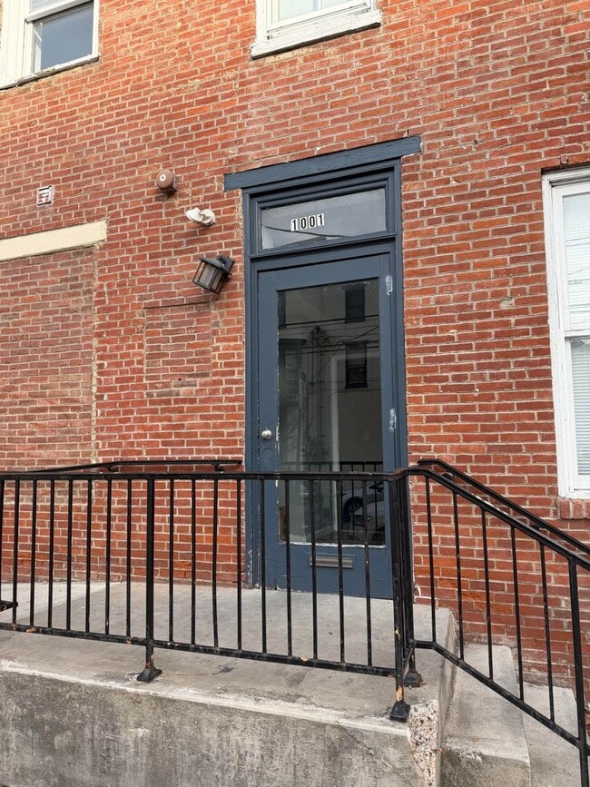 property at 1001 N 3rd St