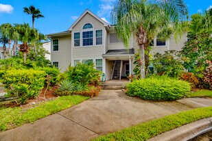 1920 Westminster Cir in Vero Beach, FL - Building Photo
