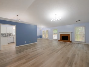 2218 Willow Crest Cir in Lawrenceville, GA - Foto de edificio - Building Photo